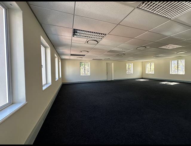 1,172M² OFFICE TO LET IN SANDTON CENTRAL